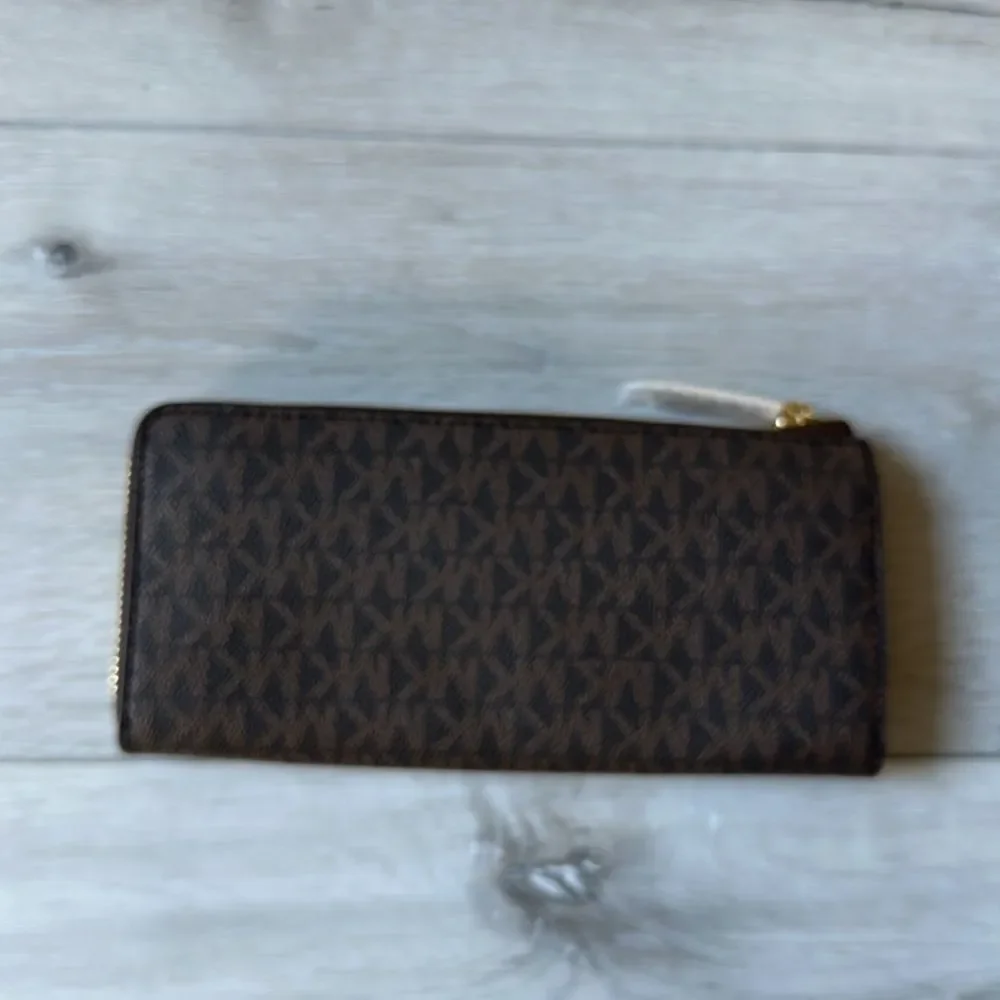 MICHAEL KORS‎ OUTLET Jet Set Travel Large Logo Quarter-Zip Wallet NWT in packag